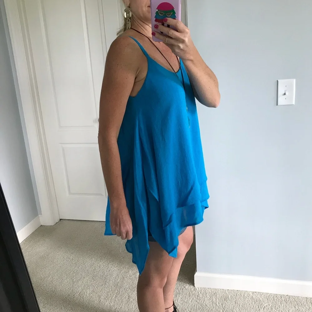 Blue Sleeveless Handkerchief Hem Tank - Picture 2 of 8